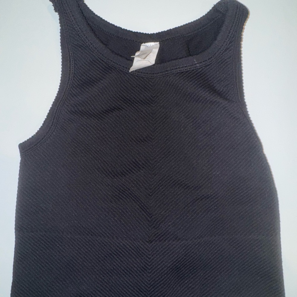 🖤 Nikibiki Black Ribbed Crop Tank Top 🖤